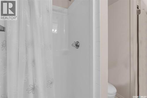 233 209D Cree Place, Saskatoon, SK - Indoor Photo Showing Bathroom