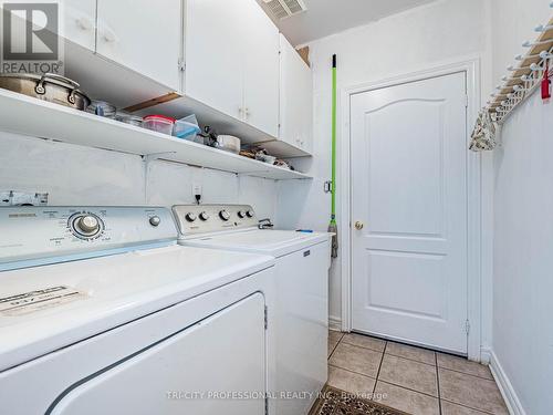 26 Tangleridge Boulevard, Brampton, ON - Indoor Photo Showing Laundry Room