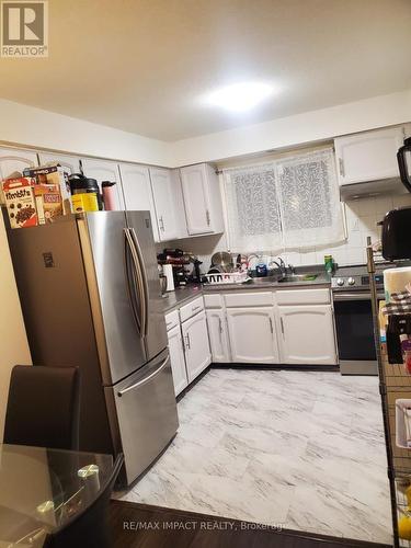 17 - 285 Bluevale Street N, Waterloo, ON - Indoor Photo Showing Kitchen