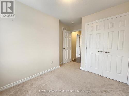 209 Hartsmere Drive, Ottawa, ON - Indoor Photo Showing Other Room