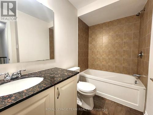 209 Hartsmere Drive, Ottawa, ON - Indoor Photo Showing Bathroom