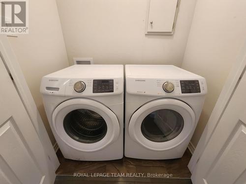 209 Hartsmere Drive, Ottawa, ON - Indoor Photo Showing Laundry Room