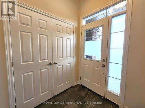 209 Hartsmere Drive, Ottawa, ON - Indoor Photo Showing Other Room