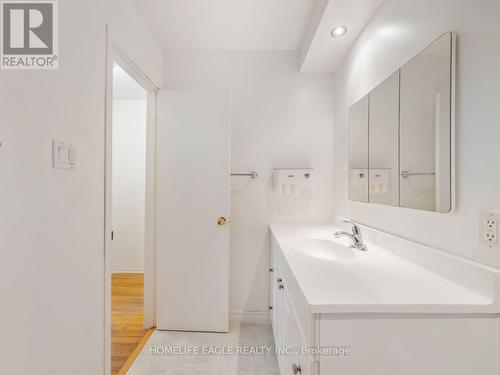 16 - 7255 Dooley Drive, Mississauga, ON - Indoor Photo Showing Bathroom