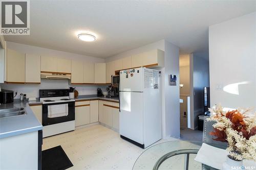 126 Kerr Road, Saskatoon, SK - Indoor Photo Showing Kitchen