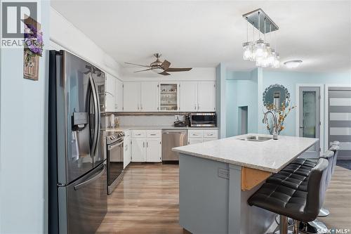 155 Catherwood Crescent, Regina, SK - Indoor Photo Showing Kitchen With Double Sink With Upgraded Kitchen