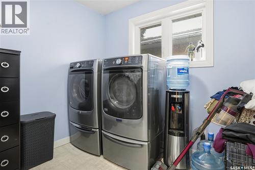 155 Catherwood Crescent, Regina, SK - Indoor Photo Showing Laundry Room