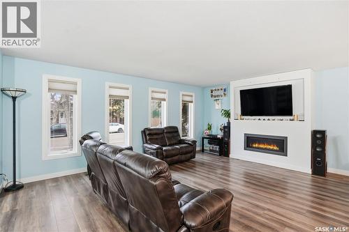 155 Catherwood Crescent, Regina, SK - Indoor Photo Showing Living Room With Fireplace