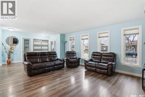 155 Catherwood Crescent, Regina, SK - Indoor Photo Showing Living Room