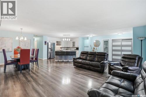 155 Catherwood Crescent, Regina, SK - Indoor Photo Showing Living Room