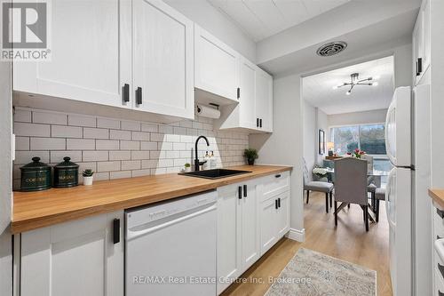 102 - 105 Conroy Crescent, Guelph (Dovercliffe Park/Old University), ON - Indoor Photo Showing Kitchen