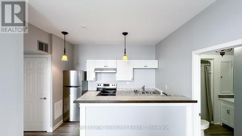 56 Albert Street, Stratford, ON - Indoor Photo Showing Kitchen