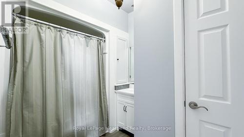 56 Albert Street, Stratford, ON - Indoor Photo Showing Bathroom