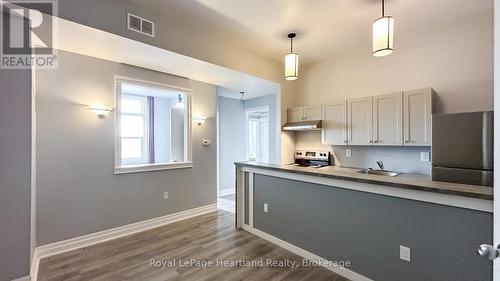 56 Albert Street, Stratford, ON - Indoor Photo Showing Kitchen