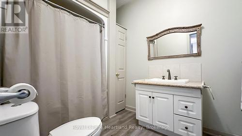 56 Albert Street, Stratford, ON - Indoor Photo Showing Bathroom