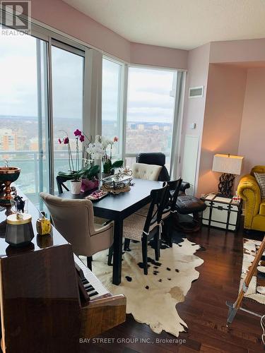 1903 - 60 Byng Avenue, Toronto, ON - Indoor Photo Showing Living Room