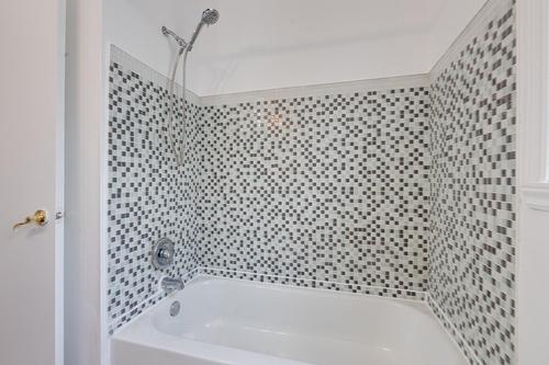 Bathroom - 2206 Rue Auclair, Laval (Saint-Vincent-De-Paul), QC - Indoor Photo Showing Bathroom