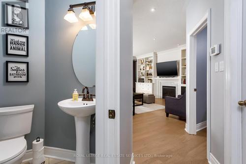 2472 Chaplin Road, Oakville, ON - Indoor Photo Showing Bathroom