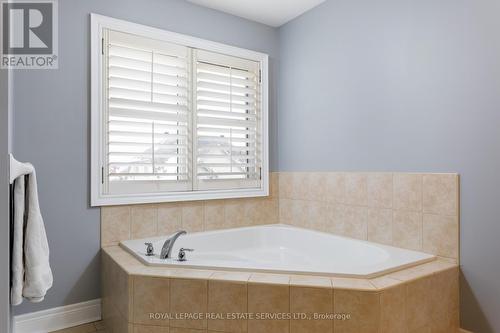 2472 Chaplin Road, Oakville, ON - Indoor Photo Showing Bathroom