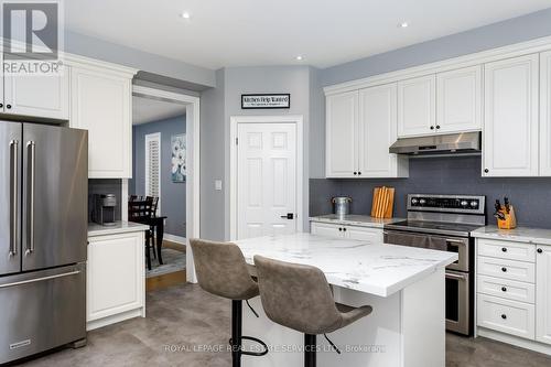 2472 Chaplin Road, Oakville, ON - Indoor Photo Showing Kitchen With Stainless Steel Kitchen