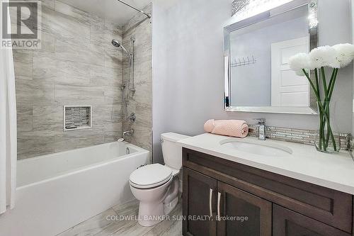 32 Kingspoint Circle, Hamilton, ON - Indoor Photo Showing Bathroom