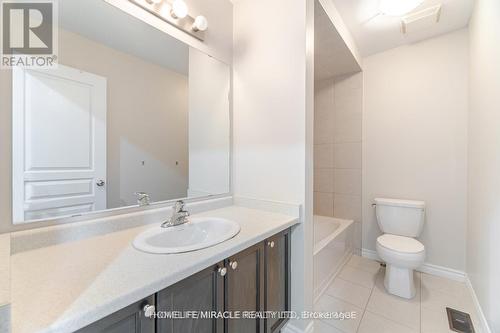 18 Kenridge Terrace, Hamilton, ON - Indoor Photo Showing Bathroom