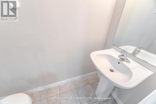 18 Kenridge Terrace, Hamilton, ON - Indoor Photo Showing Bathroom