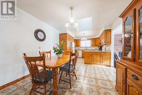 19 Hadeland Avenue, Hamilton, ON - Indoor Photo Showing Dining Room
