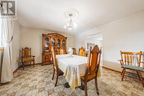 19 Hadeland Avenue, Hamilton, ON - Indoor Photo Showing Dining Room