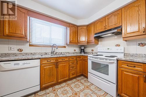 19 Hadeland Avenue, Hamilton, ON - Indoor Photo Showing Kitchen
