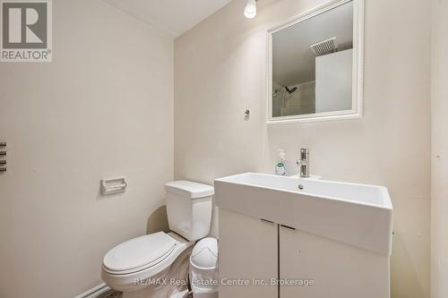 310 - 65 Silvercreek Parkway N, Guelph (Junction/Onward Willow), ON - Indoor Photo Showing Bathroom