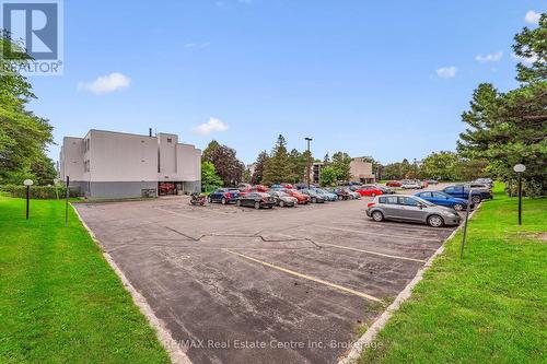 310 - 65 Silvercreek Parkway N, Guelph (Junction/Onward Willow), ON - Outdoor