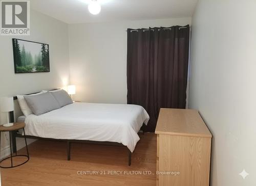 94 - 923 Burns Street W, Whitby, ON - Indoor Photo Showing Bedroom