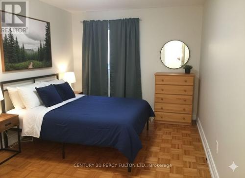 94 - 923 Burns Street W, Whitby, ON - Indoor Photo Showing Bedroom