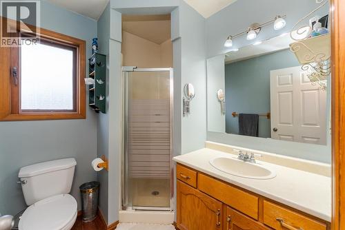 3750 James Drive, Prince George, BC - Indoor Photo Showing Bathroom