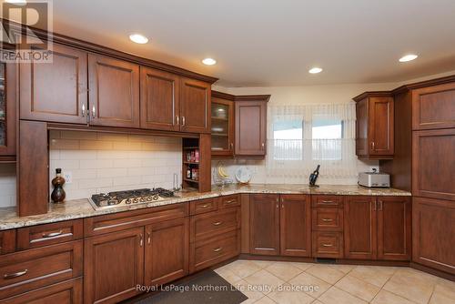 18 Killare Street, North Bay (Birchaven), ON - Indoor Photo Showing Kitchen