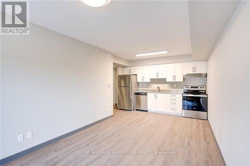 805 - 595 Strasburg Road, Kitchener, ON - Indoor Photo Showing Kitchen