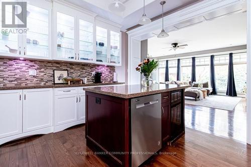 34 Holton Avenue S, Hamilton, ON - Indoor Photo Showing Kitchen With Upgraded Kitchen