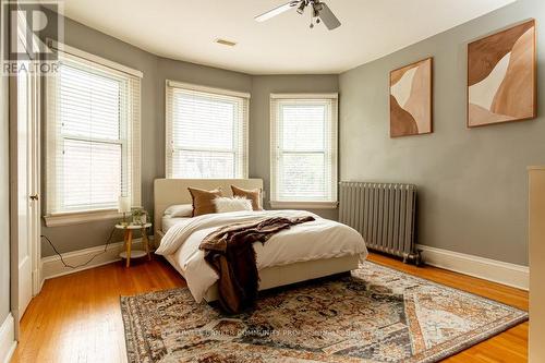 34 Holton Avenue S, Hamilton, ON - Indoor Photo Showing Bedroom