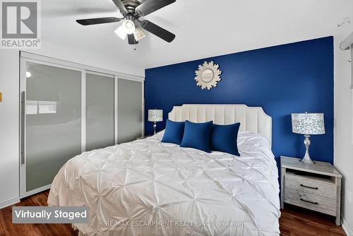 4 Pleasant Grove Terrace, Grimsby, ON - Indoor Photo Showing Bedroom