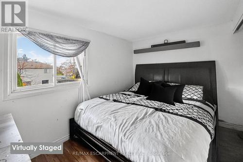 4 Pleasant Grove Terrace, Grimsby, ON - Indoor Photo Showing Bedroom