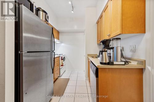 702 - 115 Richmond Street E, Toronto, ON - Indoor Photo Showing Kitchen