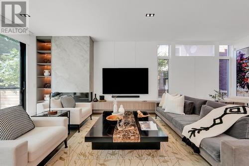 52 Elmsthorpe Avenue, Toronto, ON - Indoor Photo Showing Living Room