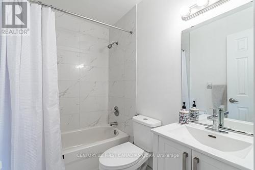 169 Ashley Crescent, London South (South X), ON - Indoor Photo Showing Bathroom
