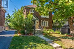 242 HARMER AVENUE S  Ottawa, ON K1Y 0V6