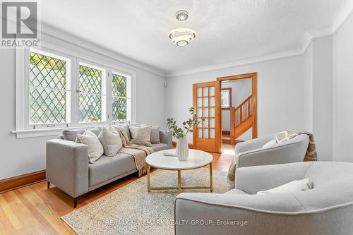 242 Harmer Avenue S, Ottawa, ON - Indoor Photo Showing Living Room