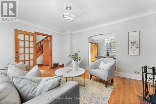 242 Harmer Avenue S, Ottawa, ON - Indoor Photo Showing Living Room