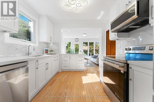 242 Harmer Avenue S, Ottawa, ON - Indoor Photo Showing Kitchen With Upgraded Kitchen