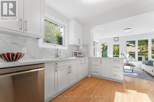 242 Harmer Avenue S, Ottawa, ON - Indoor Photo Showing Kitchen With Upgraded Kitchen