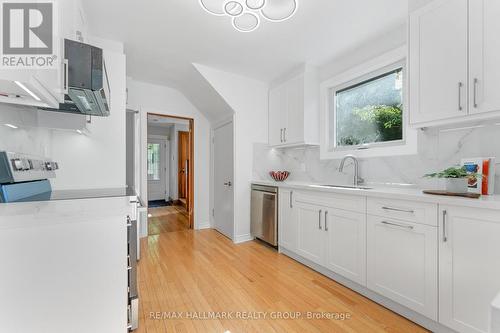 242 Harmer Avenue S, Ottawa, ON - Indoor Photo Showing Kitchen